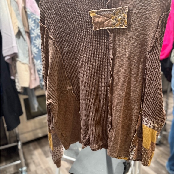 J HER Brown Floral Patchwork Women's Top - Picture 2 of 2